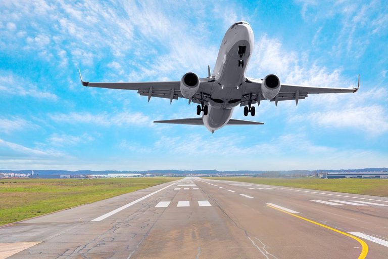 Programmi Fedeltà delle Compagnie Aeree: La Sfida tra Star Alliance e SkyTeam.
