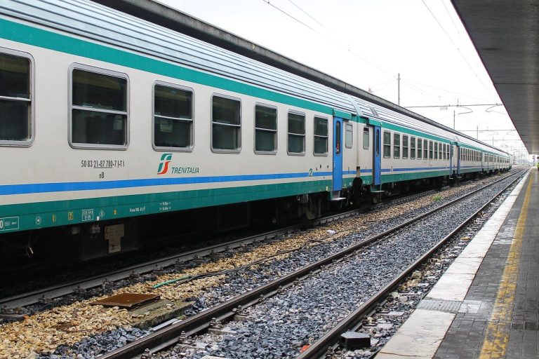 Il Programma Fedeltà di Trenitalia: CartaFRECCIA, dai Punti ai Biglietti Premio.